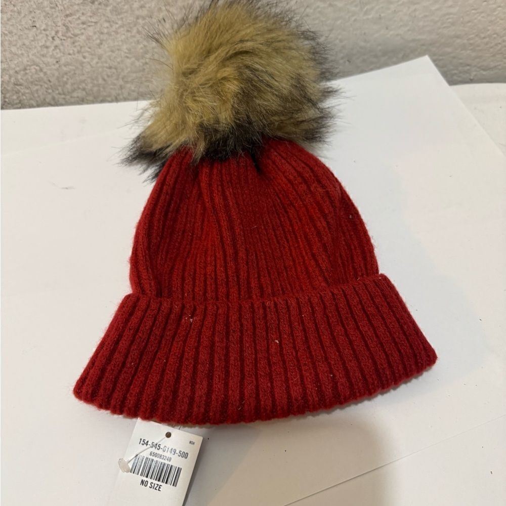 Abercrombie Red  HAT POMPOM Knit Hat w PomPom